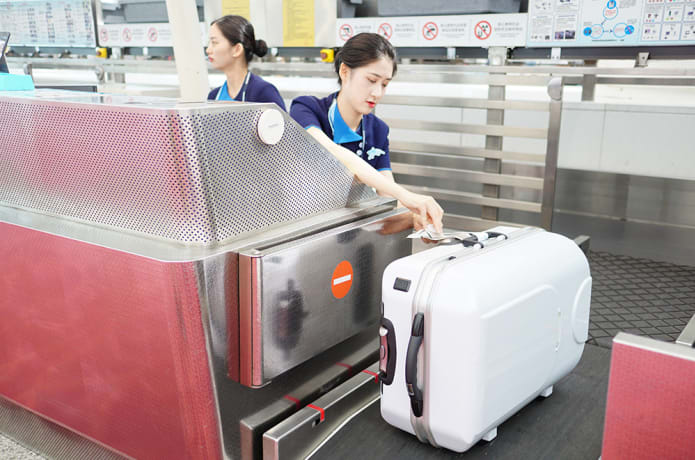 World s First E Weightless Suitcase My SuperCase Indiegogo