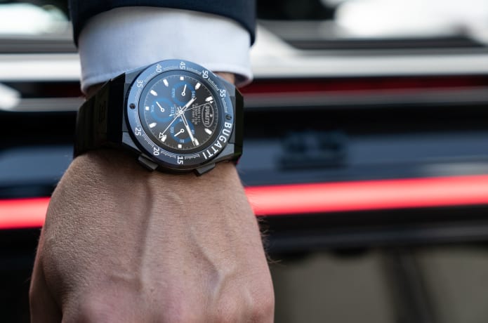 The first Bugatti Smartwatch | Indiegogo