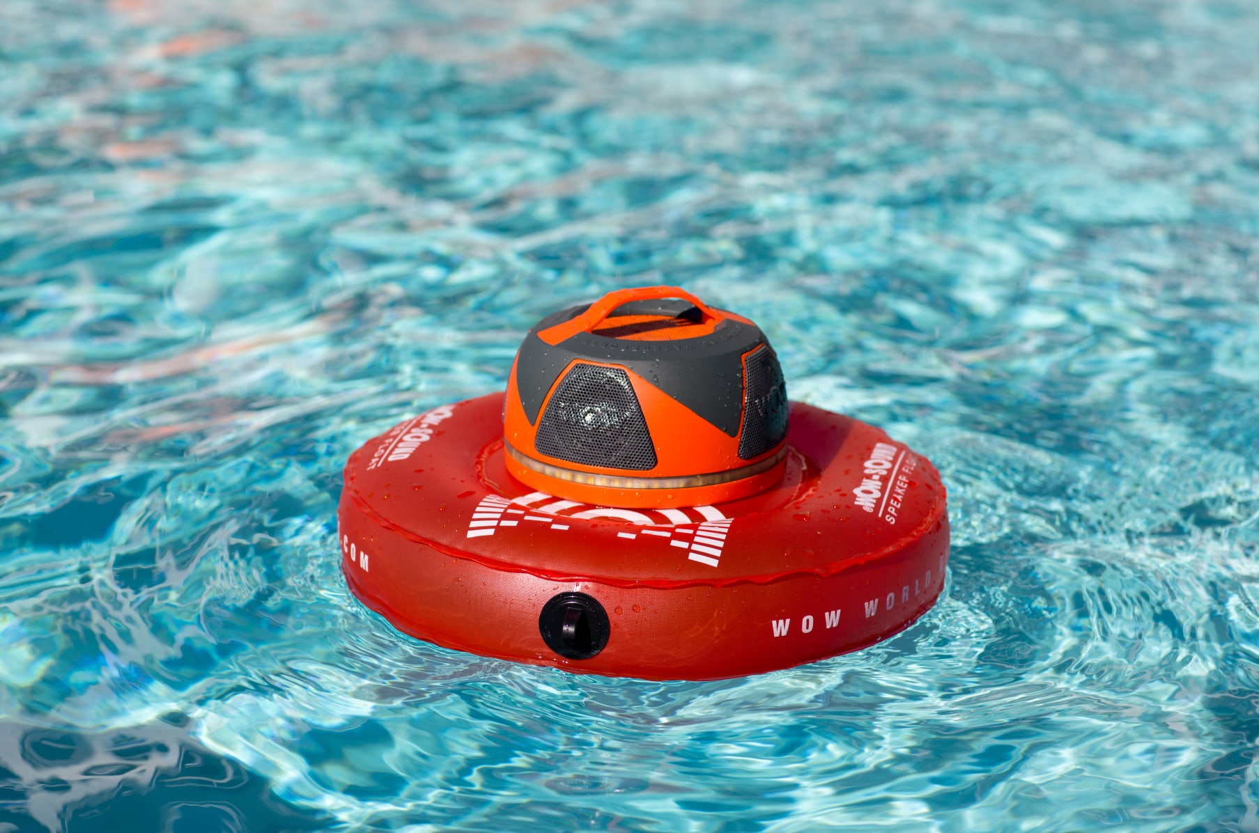 Wow sound outlet floating speaker