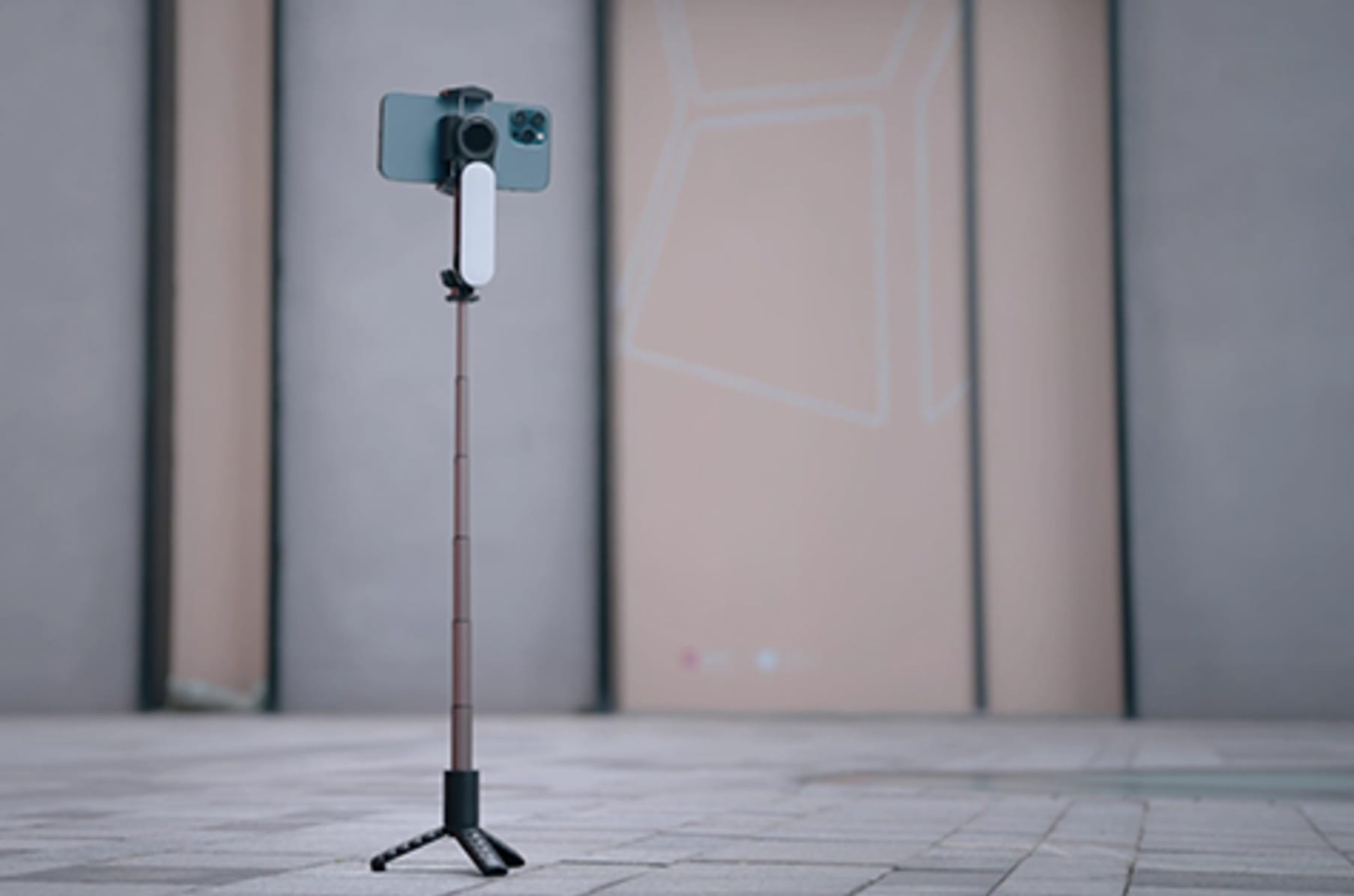 Q09: 3IN1 Gimbal Stabilizer Meets all You Need | Indiegogo