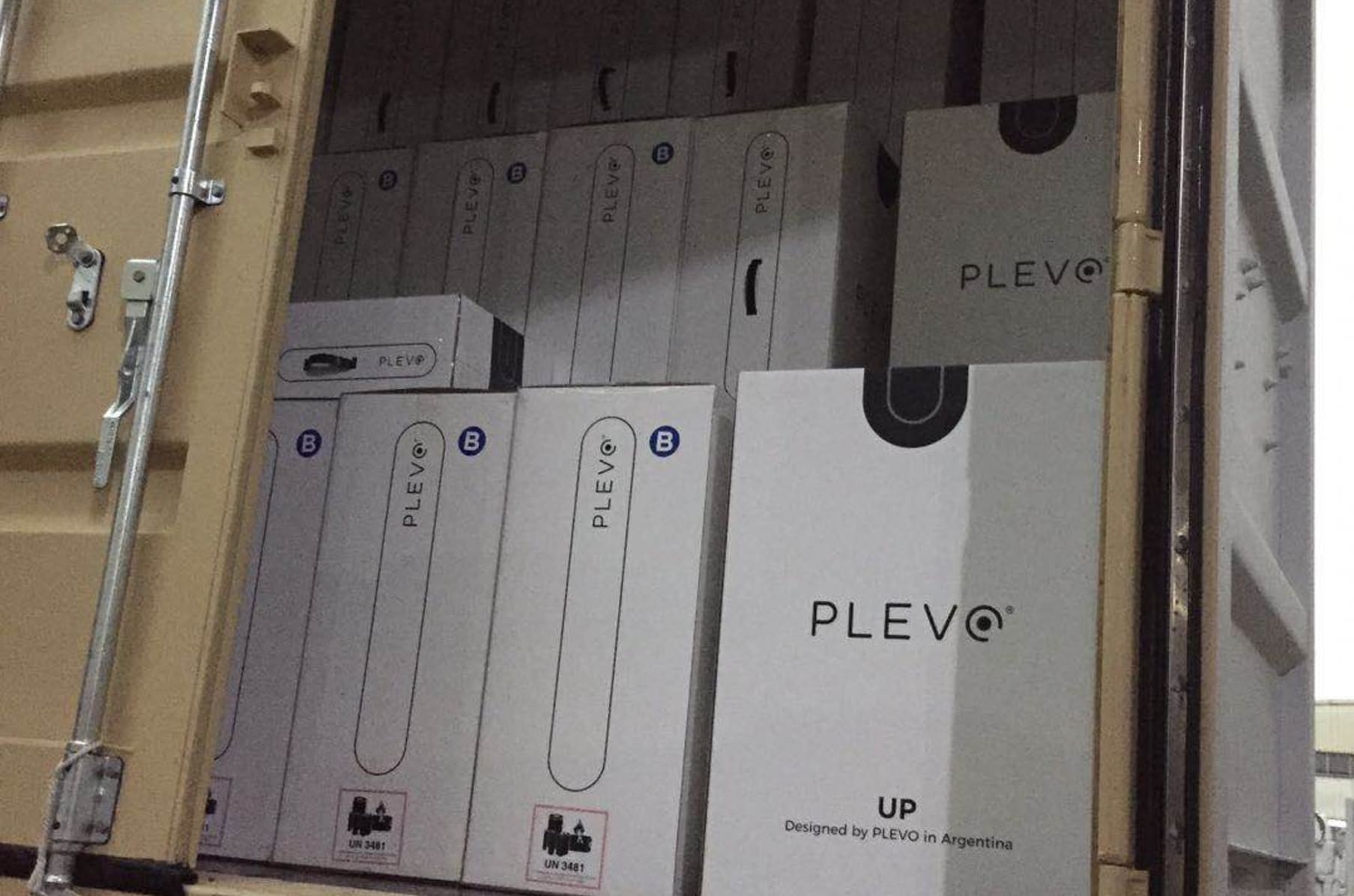 PLEVO The World s Most Innovative Smart Luggage Indiegogo