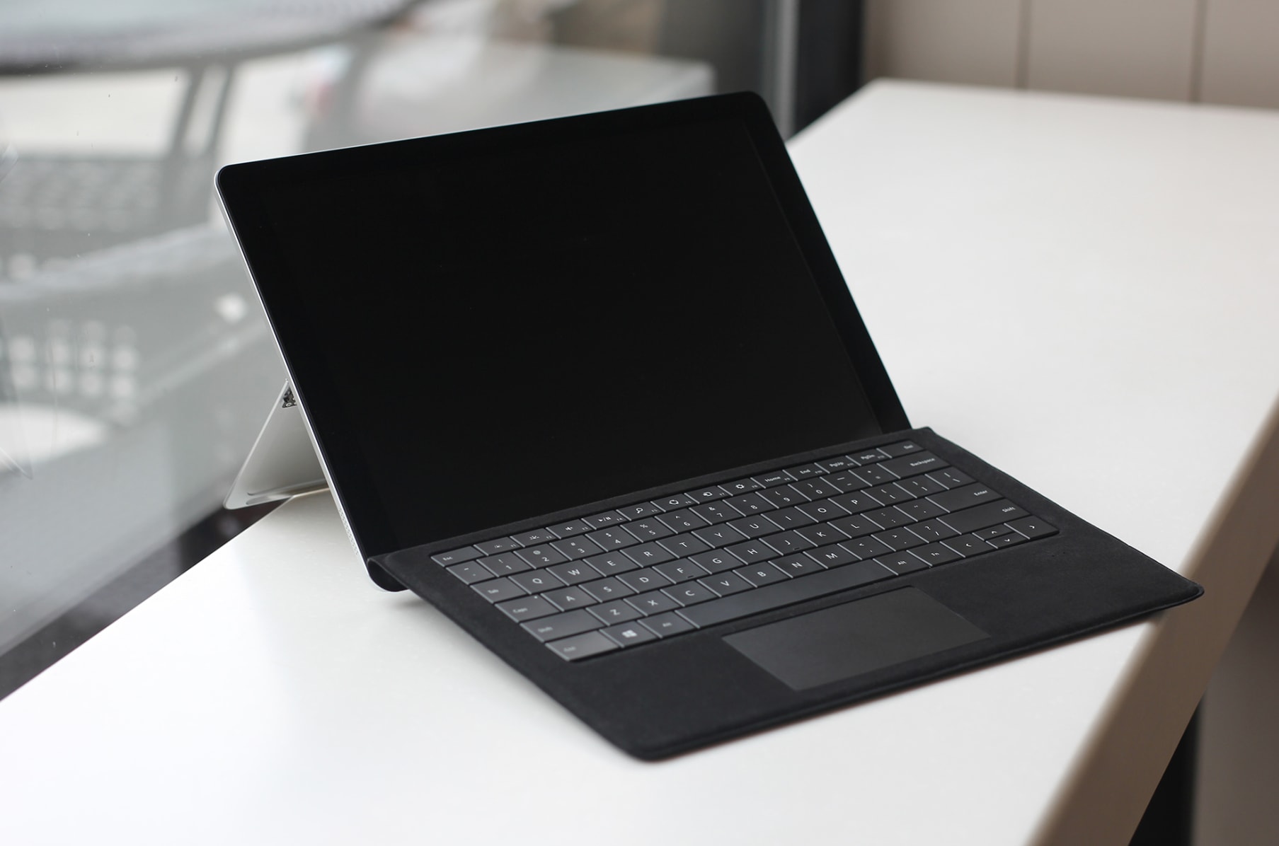 Chuwi SurBook: Affordable 2-in-1 Intel PC Tablet | Indiegogo