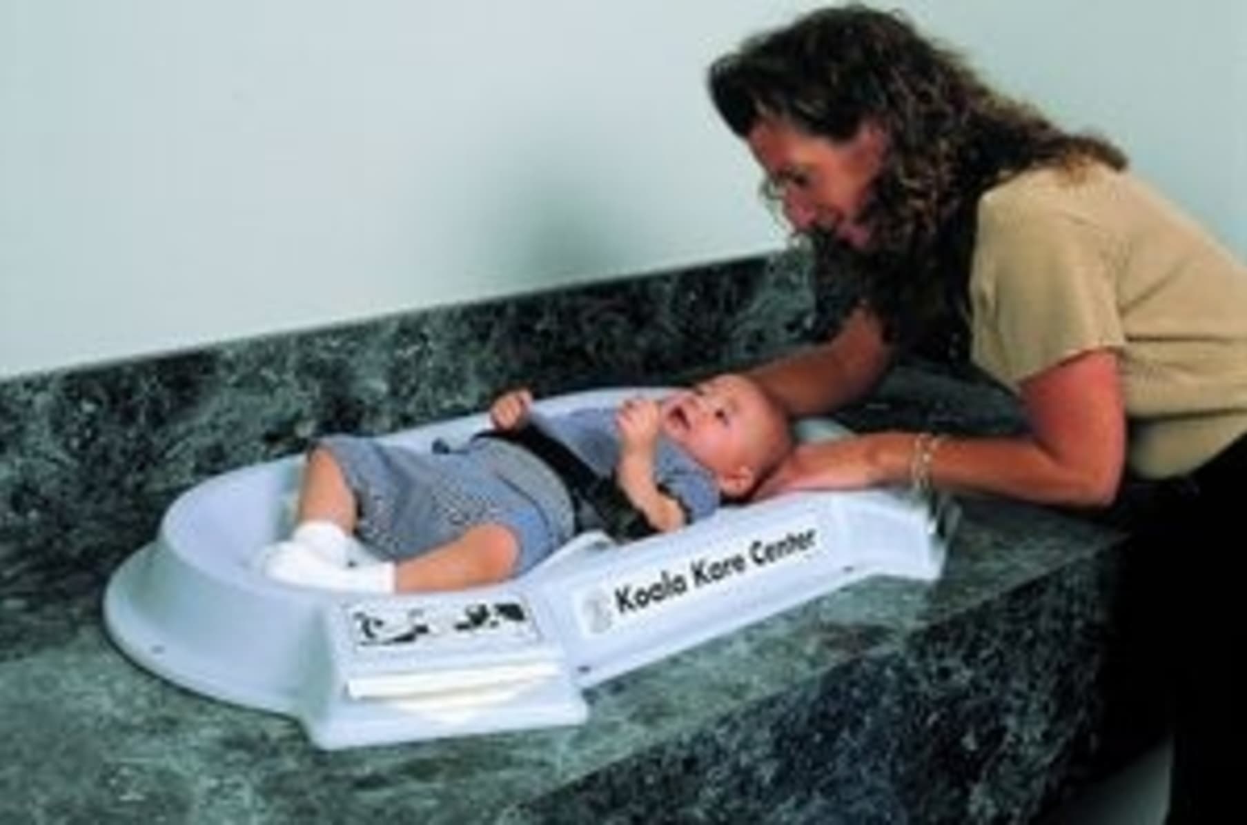 Diaper changing store robot