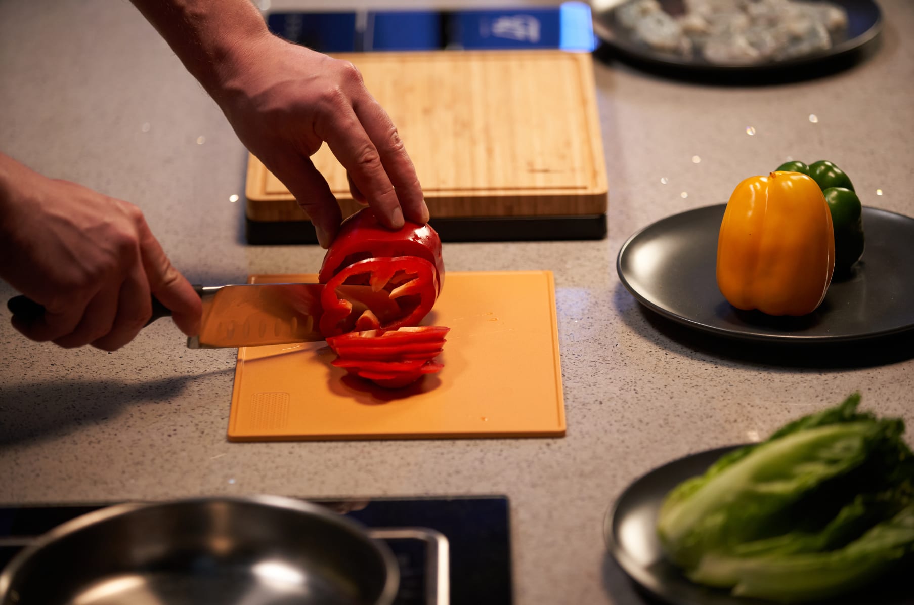 Revolutionize Your Meal Prep with 4T7: Best Smart Cutting Board with Free  US Shipping!