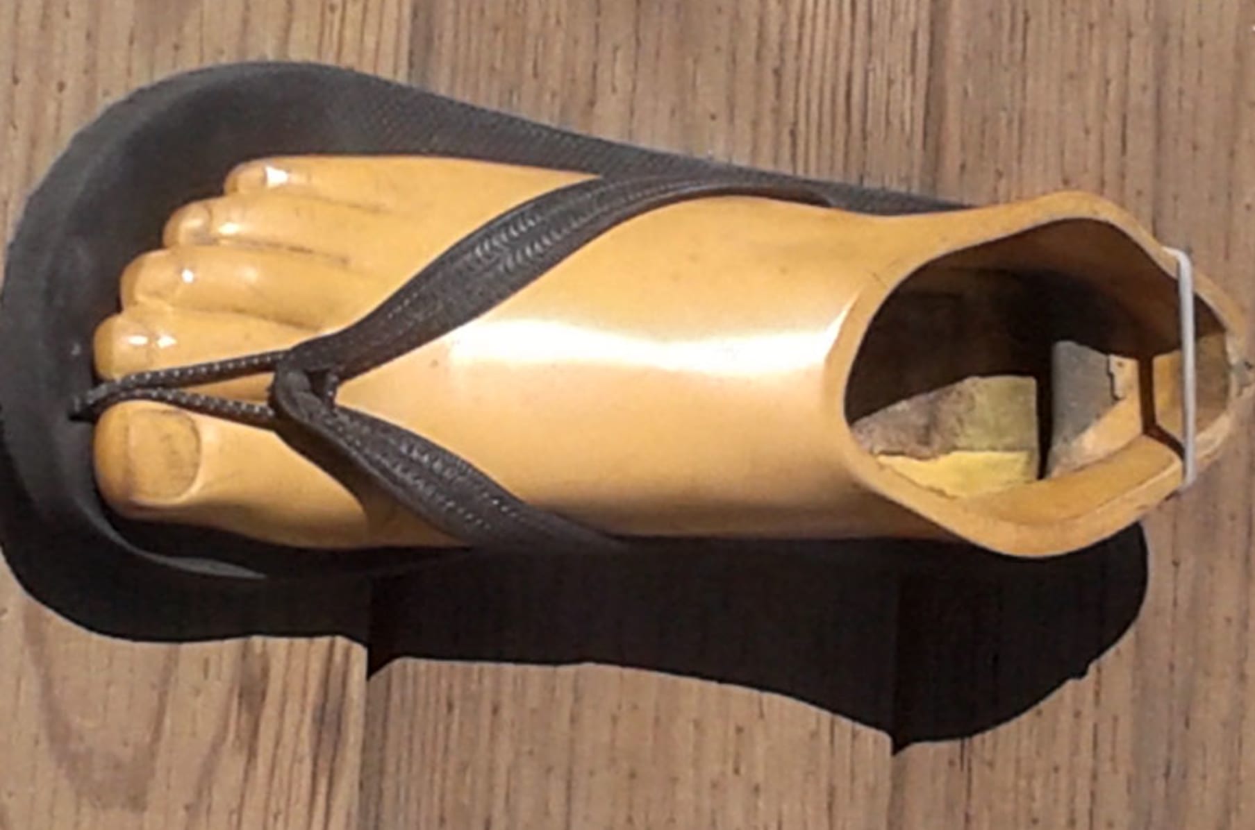 Flip flops with fake toes online