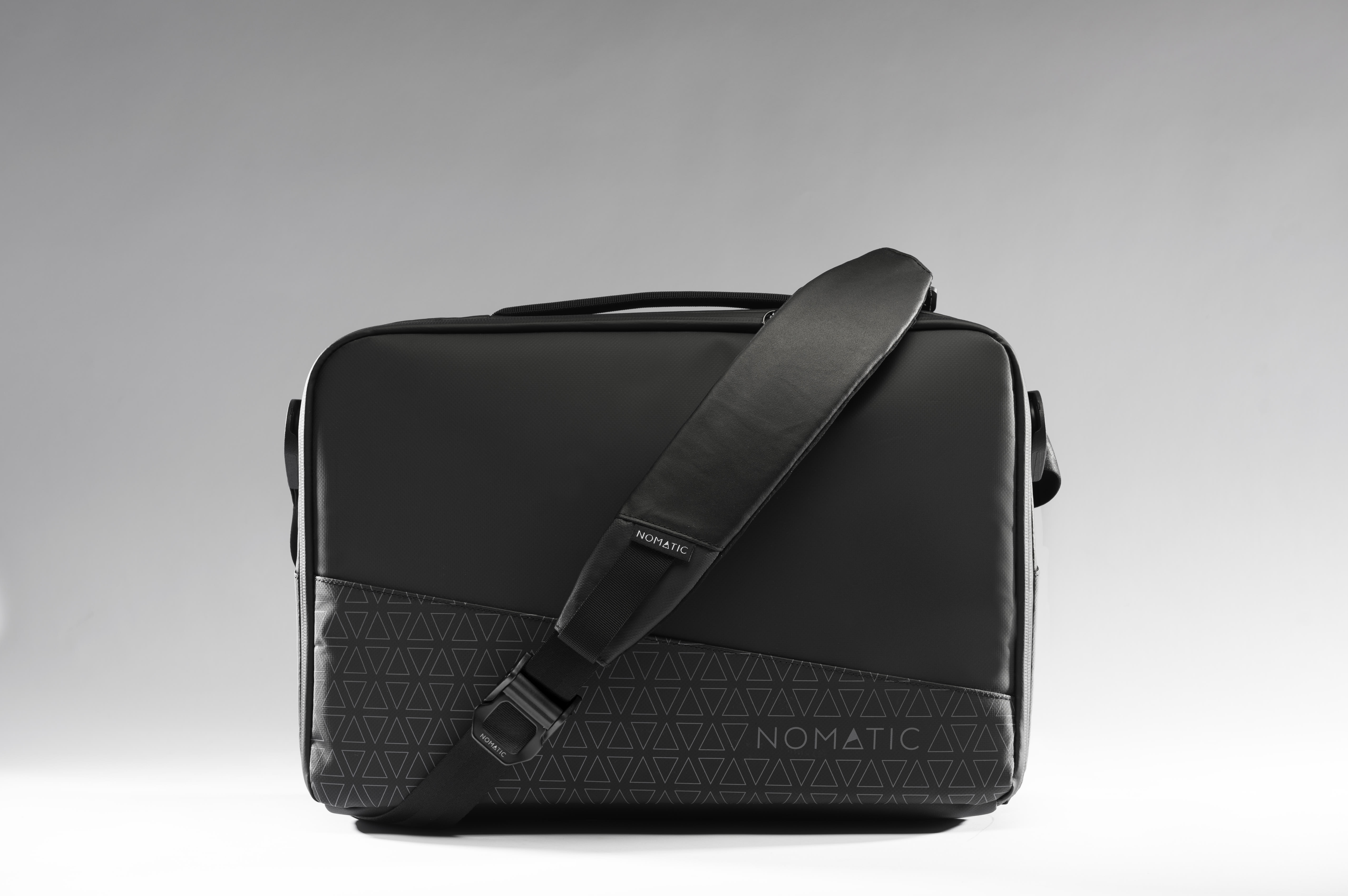 The NOMATIC Messenger and Laptop Bags Indiegogo